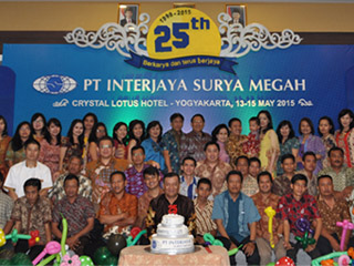 PT Interjaya Suryamegah Distributor Genset Group Photo
